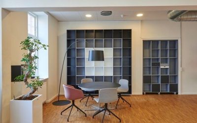 15 Simple & Engaging Office Interior Design